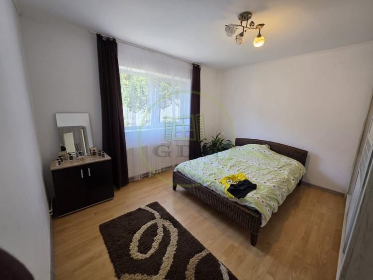 Casă individuală cu 5 camere cu Canalizare în Turnișor