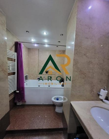 Apartament cu 3 camere semidecomandat, mobilat în P-ța Muncii