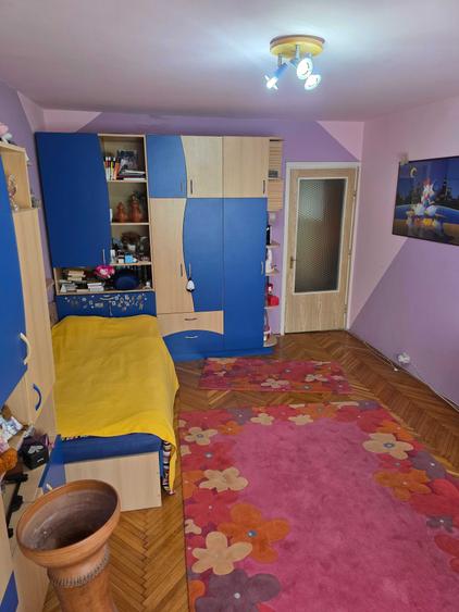 Apartament cu 3 camere decomandat în Ultracentral