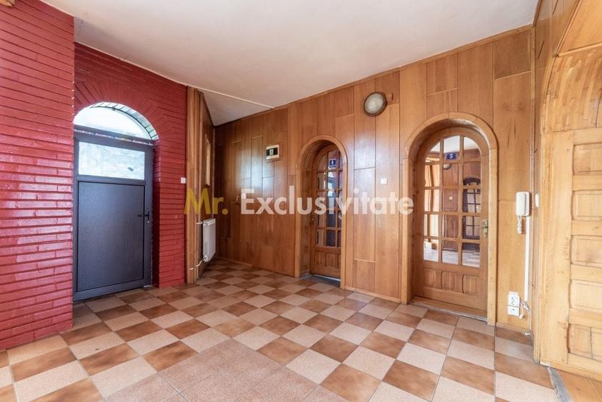 Casă individuală cu 9 camere cu Canalizare în Bascov