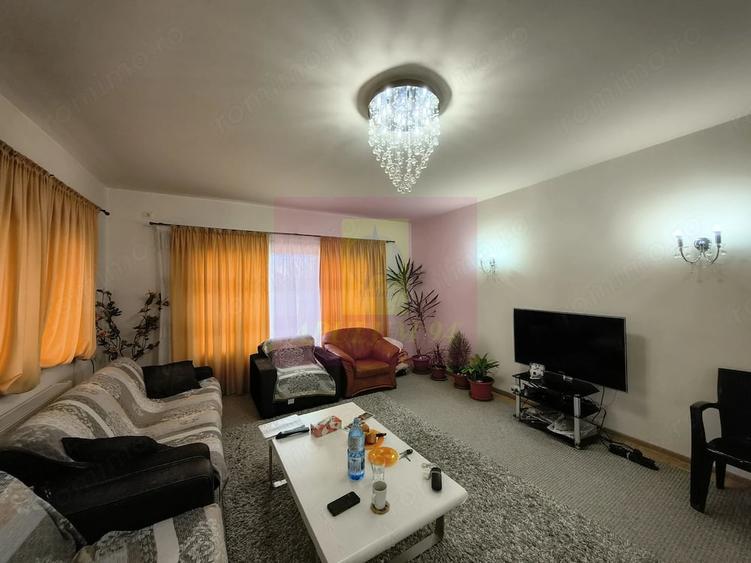 Casă cu 5 camere cu Teren 373 Mp în Afumați
