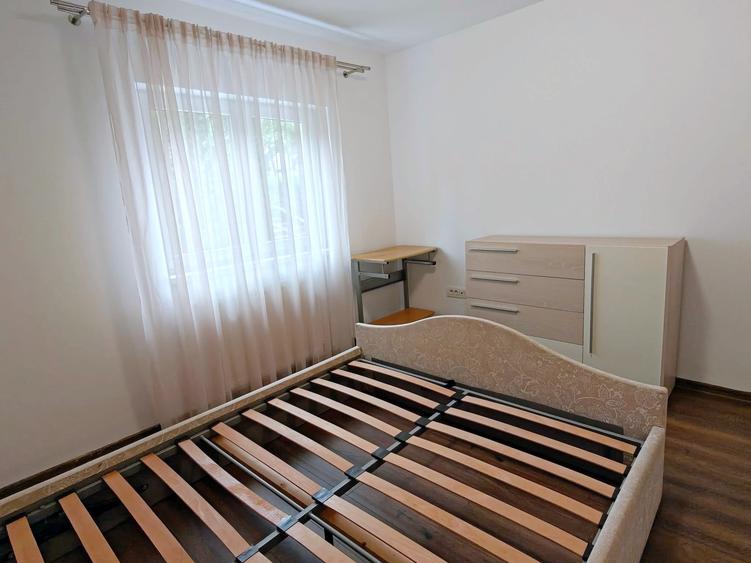 Apartament cu 3 camere decomandat în Zorilor