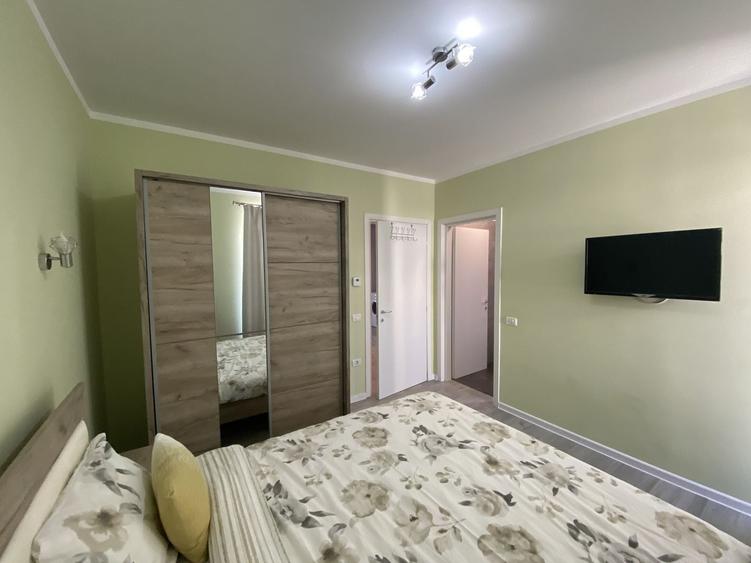 Apartament cu 3 camere decomandat, mobilat în Dumbrăvița