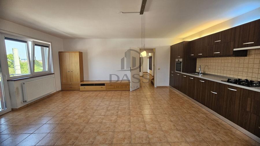 Apartament cu 6 camere decomandat, mobilat în Turnișor