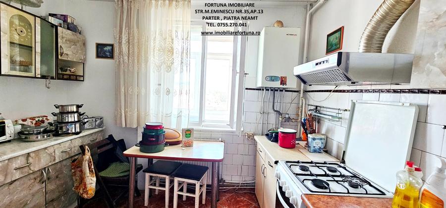 Apartament cu 3 camere semidecomandat în Dărmănești