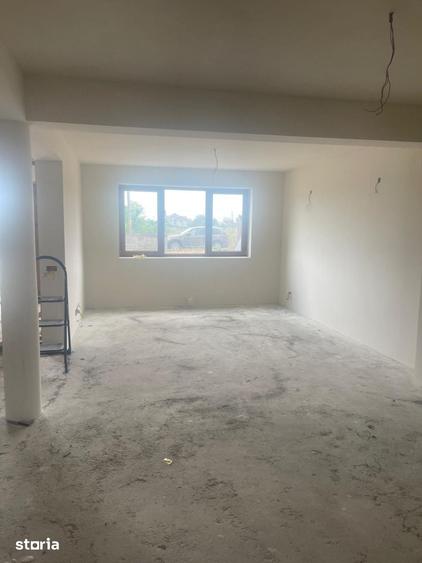 Casă cu 5 camere cu Teren 700 Mp în Garoafa