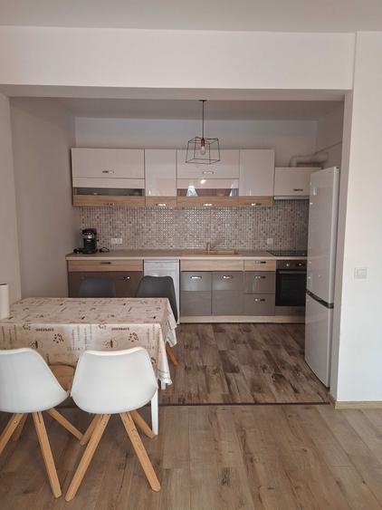 Apartament cu 2 camere nedecomandat în Dâmbul Rotund