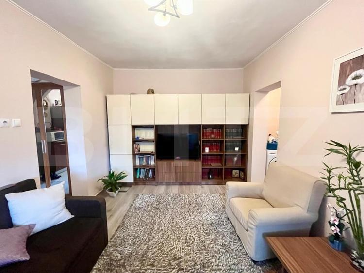 Apartament cu 3 camere semidecomandat, mobilat în Ultracentral