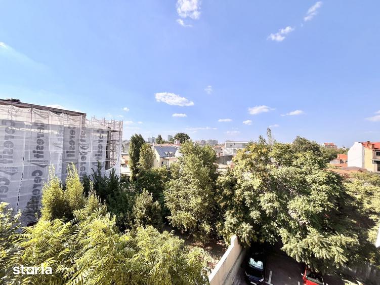 Apartament cu 3 camere în Centrul Civic