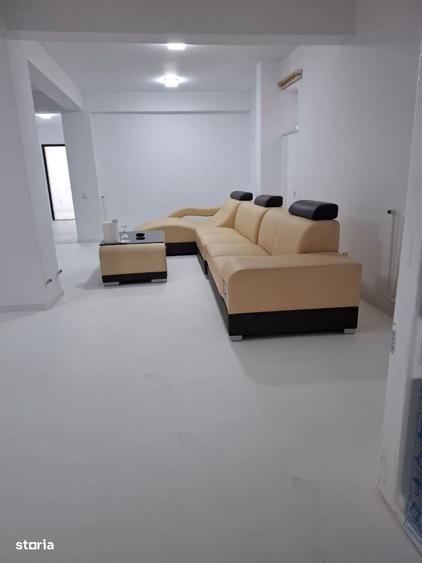 Apartament cu 4 camere decomandat în Mangalia