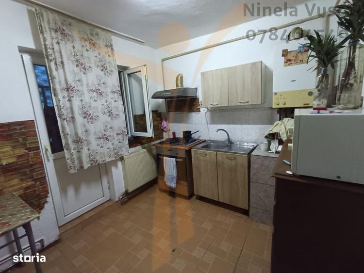 Apartament cu 3 camere decomandat, mobilat în Micro 11