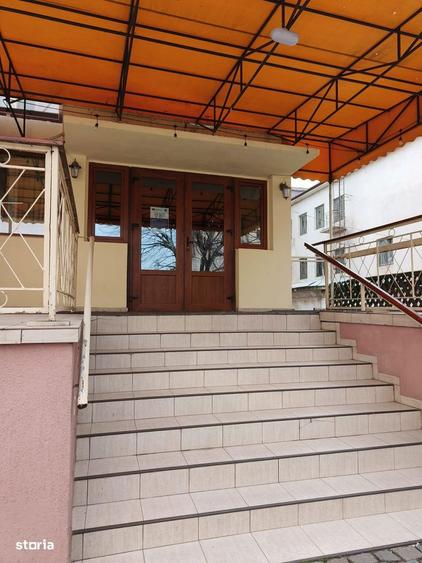 Spațiu comercial, de 270 mp, în Central
