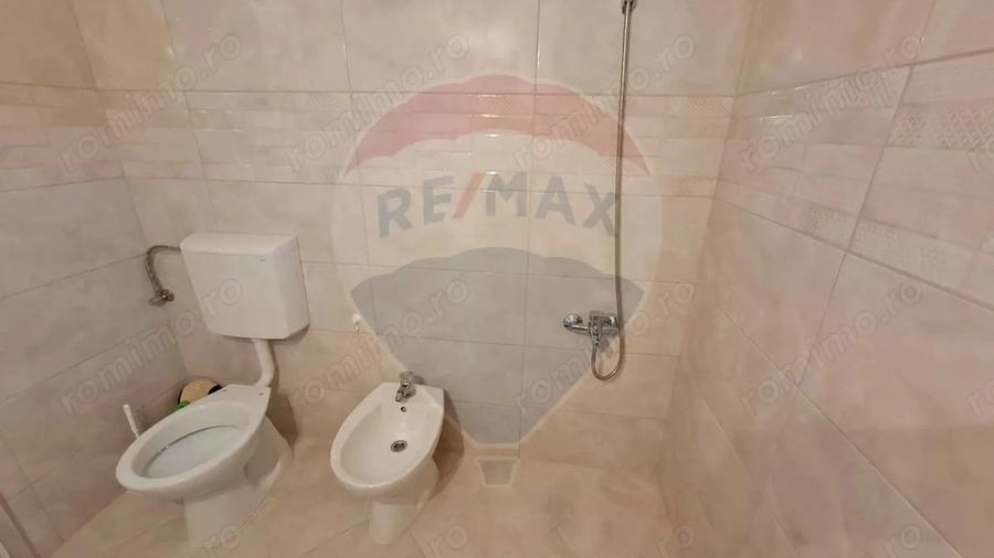 Casă cu Teren 800 Mp în Gălățeni