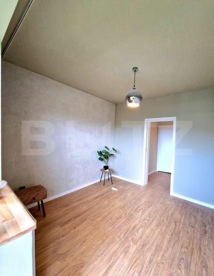 Apartament cu 3 camere semidecomandat în Florești