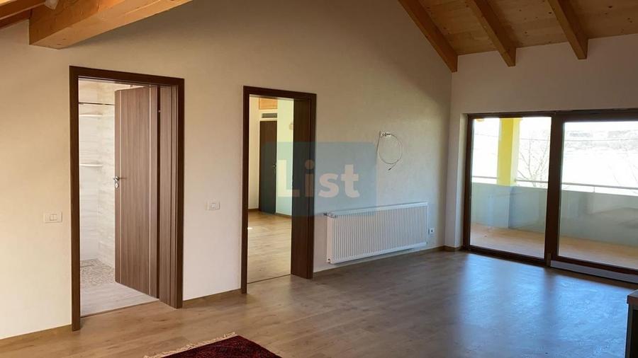 Casă cu 4 camere cu Teren 860 Mp în Șimian