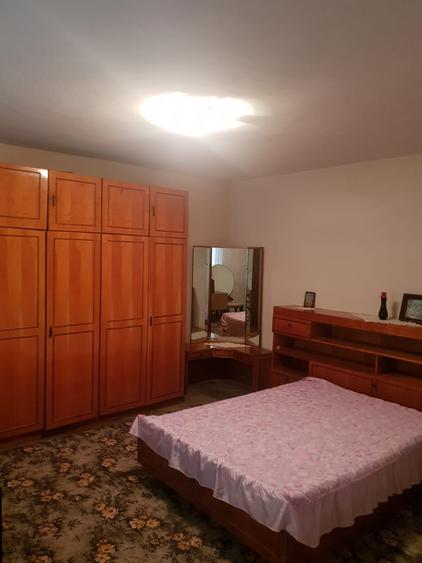 Casă cu 5 camere cu Canalizare în Palazu Mare