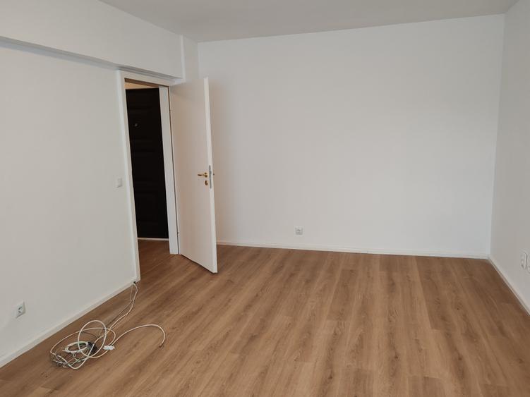Apartament 2 camere liber la vanzare zona Grivitei - 3