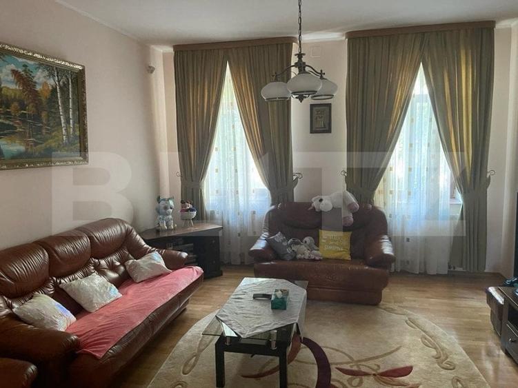Casă individuală cu 6 camere cu Canalizare în Tătărași