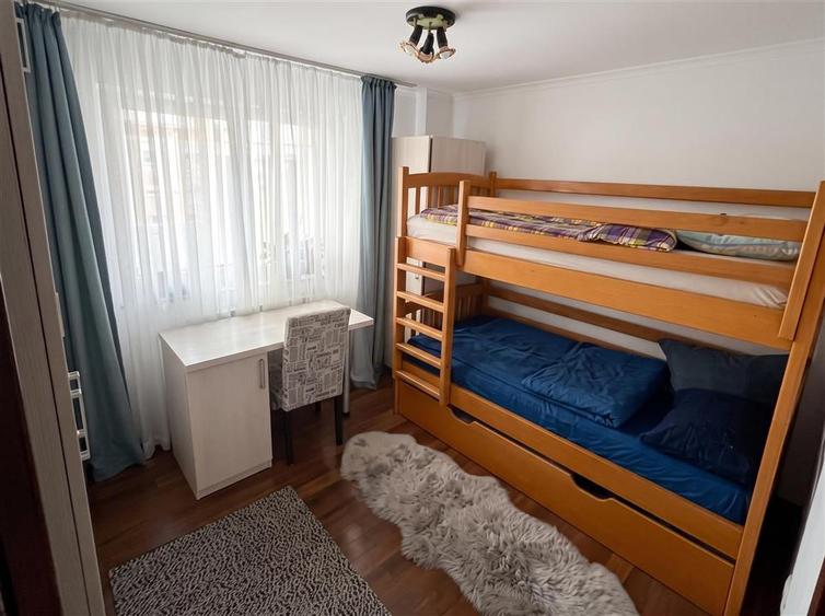 Apartament cu 3 camere decomandat, mobilat în George Enescu