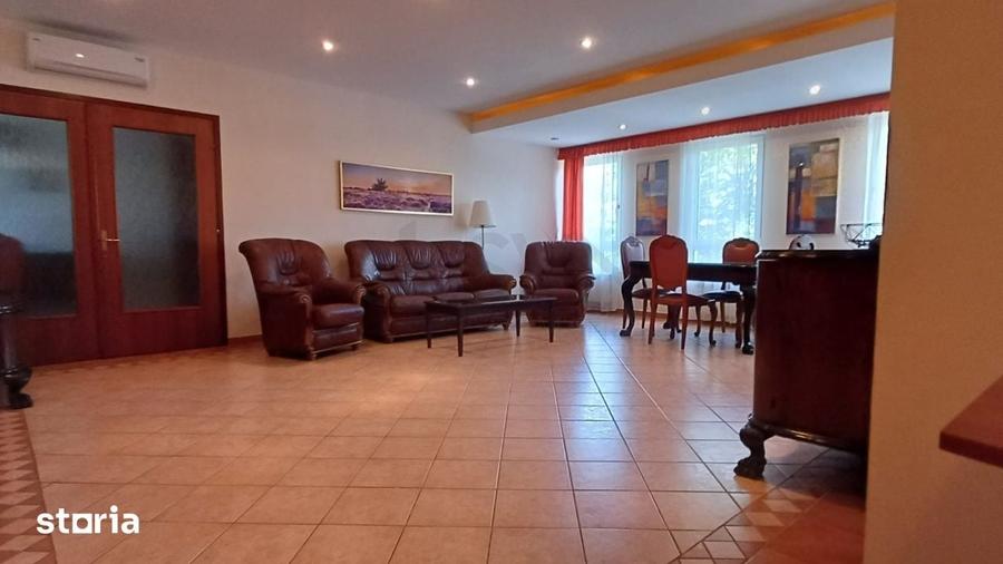 Apartament cu 4 camere în Central