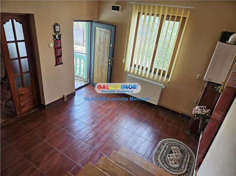 Casă cu 6 camere cu Teren 400 Mp în Exterior Est