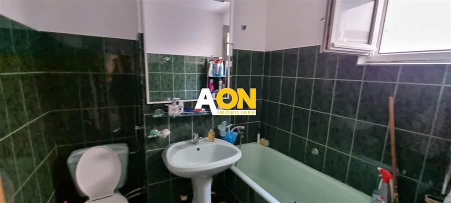 De vanzare apartament 2 camere zona Cetate - 4