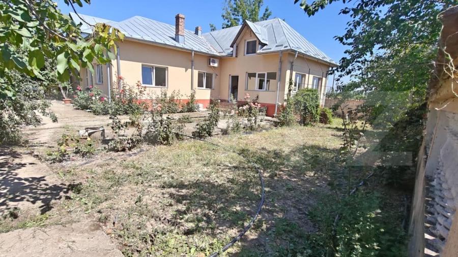Casă cu 5 camere cu Teren 2200 Mp în Dobra