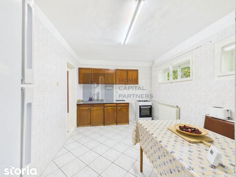 Casă cu 6 camere cu Teren 1690 Mp în Gruiu