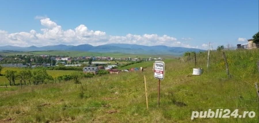 Teren de 5200 mp, în Central