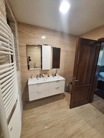 Casă cu 4 camere în Ultracentral