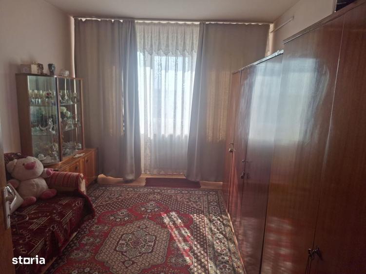 Apartament cu 3 camere decomandat în Vest