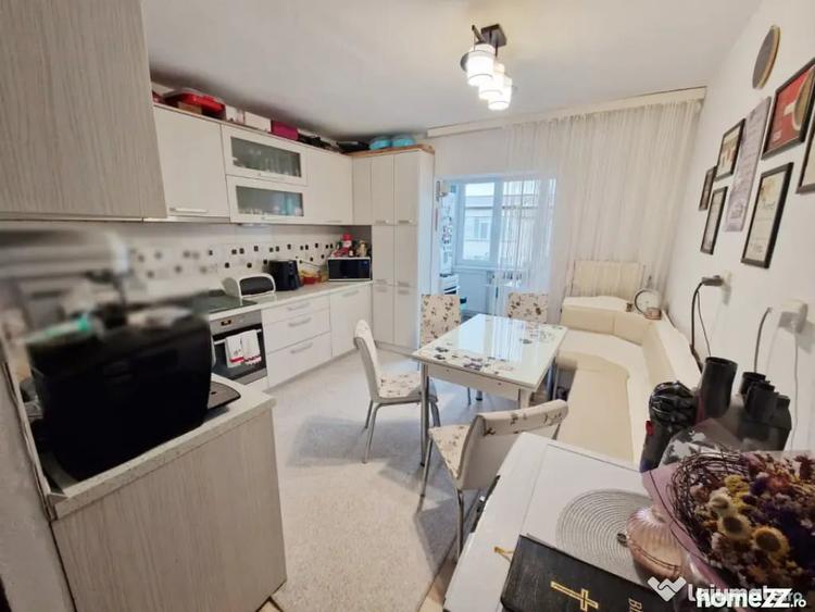 Apartament cu 2 camere decomandat în Hotvon