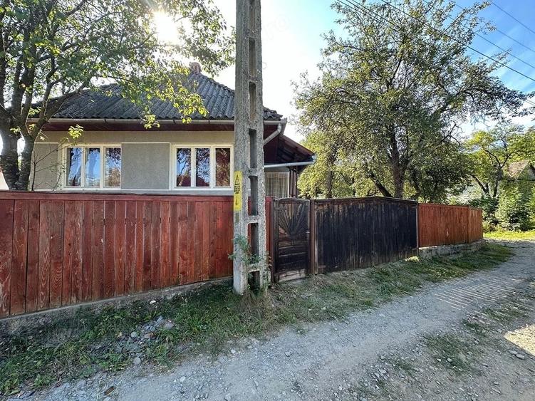 Casă cu Teren 850 Mp în Ocna de Jos