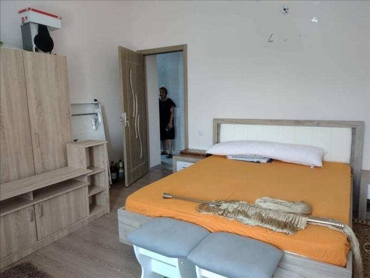 Apartament cu 2 camere decomandat, mobilat în P-ța Ovidiu
