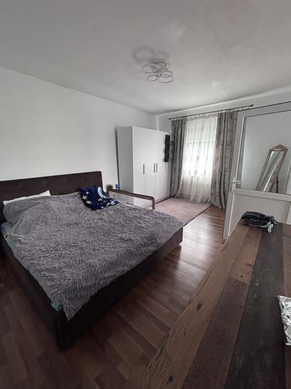 Casă cu 4 camere cu Teren 1050 Mp în Odaia Manolache