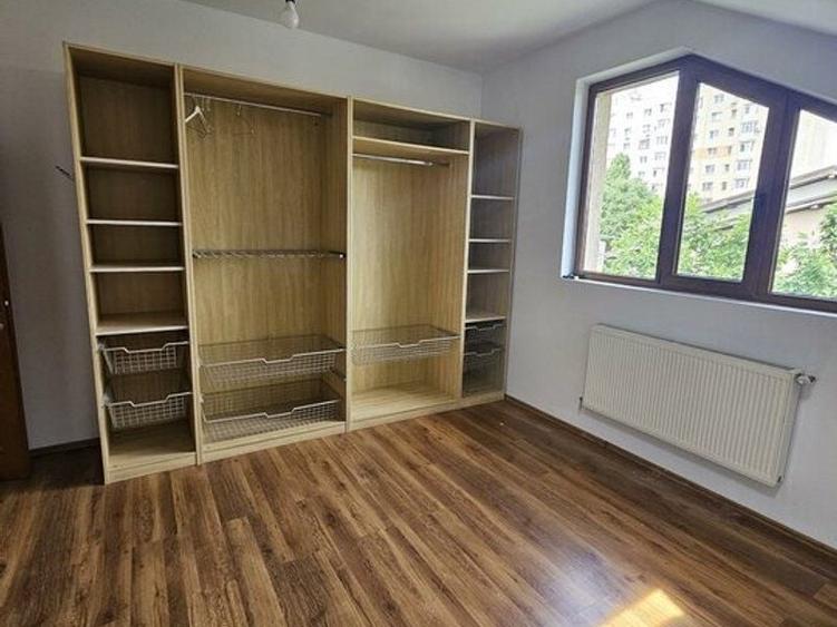 Apartament cu 3 camere decomandat în Bucureștii Noi