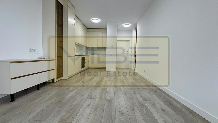 Apartament cu 3 camere semidecomandat, mobilat în Podu Roș