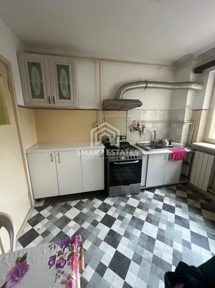 Apartament cu 3 camere semidecomandat, mobilat în Oltenița