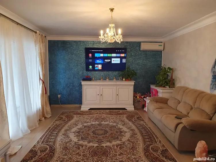 Casă cu 6 camere cu Teren 890 Mp în Sud