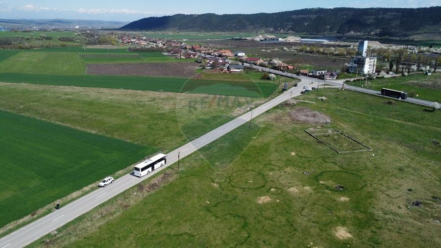 Teren Construcții extravilan de 8600 mp, în Luna de Jos