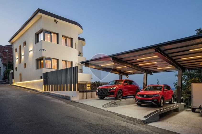 Casă individuală cu 5 camere cu Teren 1050 Mp în Centrul Istoric