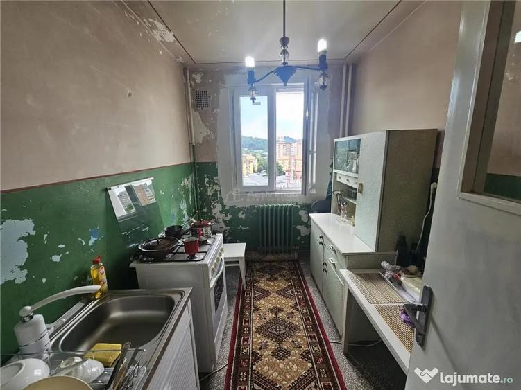 Apartament cu 2 camere semidecomandat în Micro I