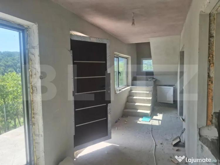 Casă cu 7 camere cu Teren 1832 Mp în Glod