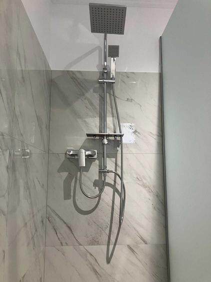 Apartament cu 6 camere semidecomandat în Valea Adâncă