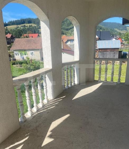 Vilă cu etaj de vânzare în Pojorâta - 8