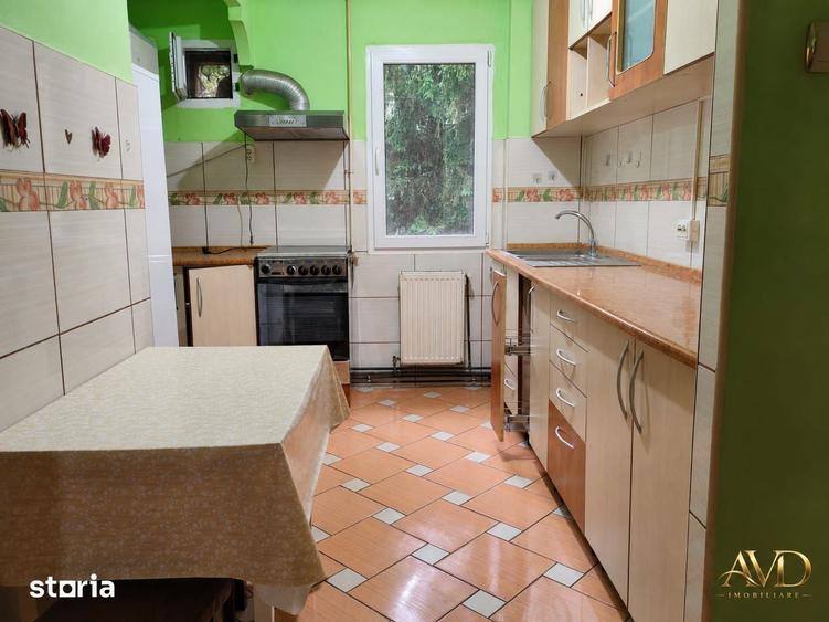 Apartament cu 3 camere semidecomandat în Astra