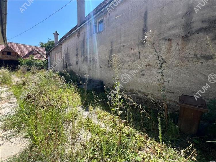 Casă individuală cu 5 camere cu Teren 489 Mp în Central