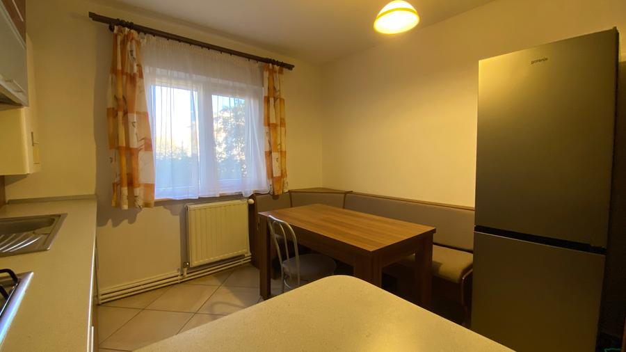 Apartament cu 3 camere decomandat în Găvana 3