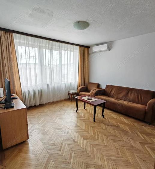 Apartament cu 2 camere semidecomandat în Sala Palatului