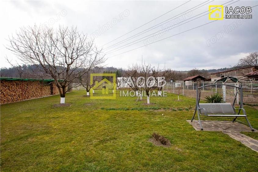 Casă cu 4 camere cu Teren 3762 Mp în Coman